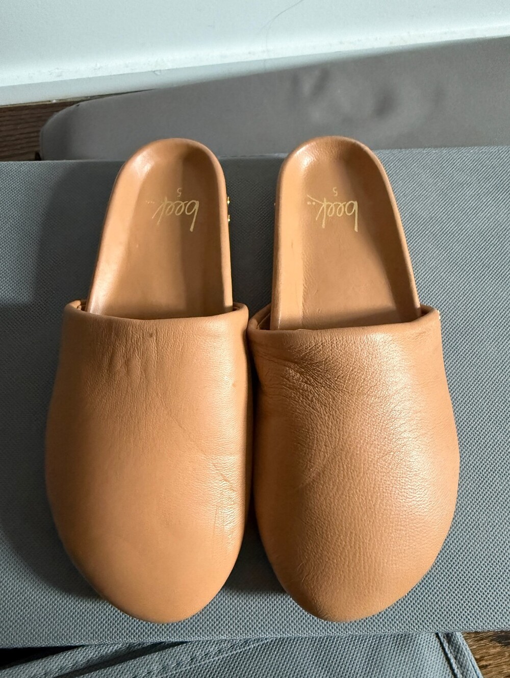 Beek Apalis Leather Clogs (new scuff)